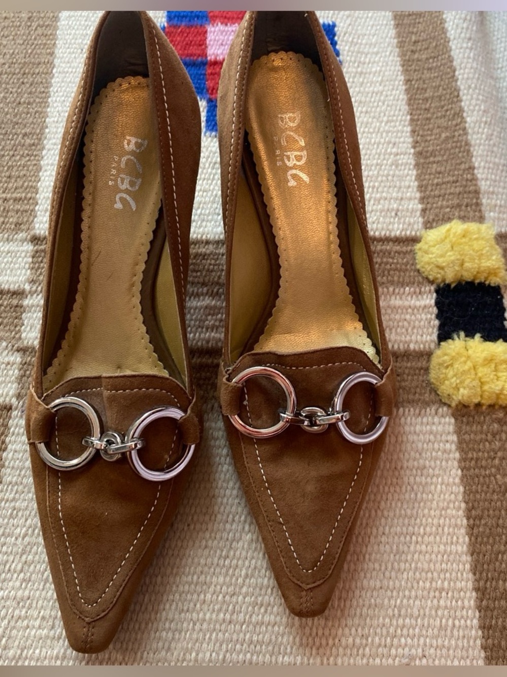 BCBG y2k Suede Kitten Heels